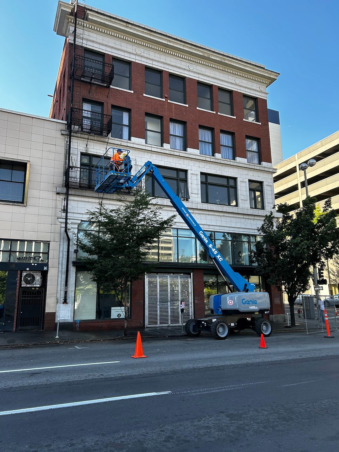 🦺Safety First Downtown Commercial Building Wash🦺