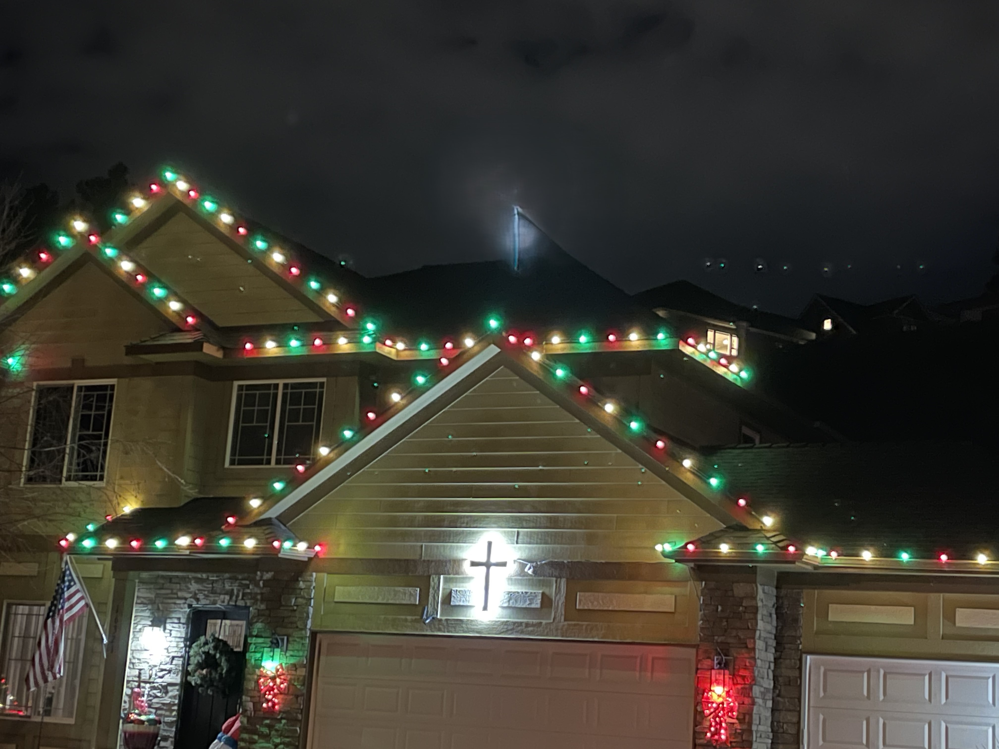 Traditional Red, Green & Gold Christmas Light Installation Veradale WA